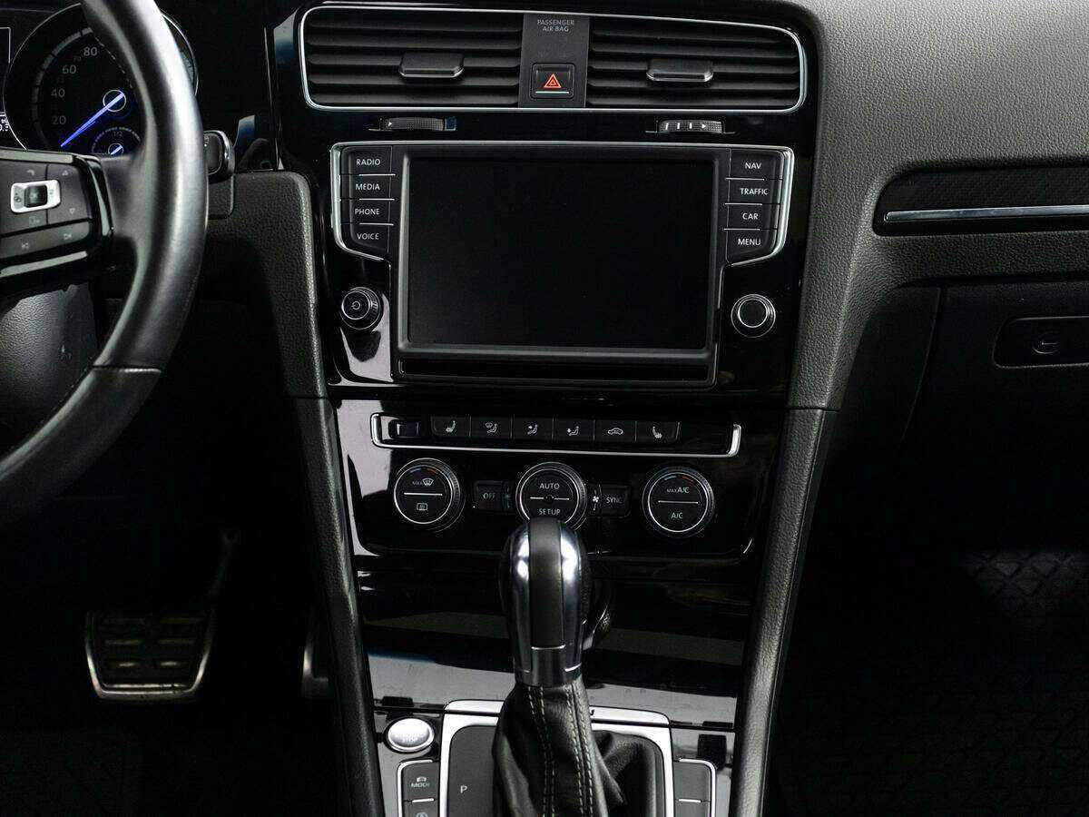 Volkswagen Golf R, 2014 Фото №14