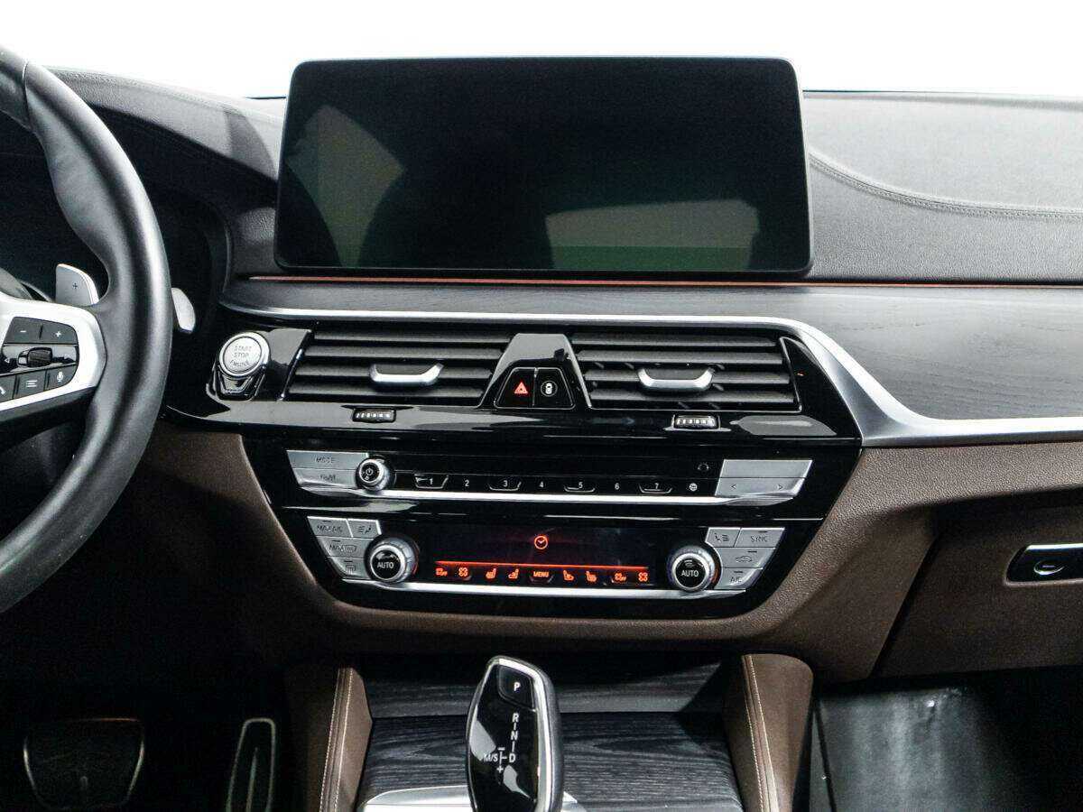 BMW 5 серии 530d xDrive, 2020 Фото №14