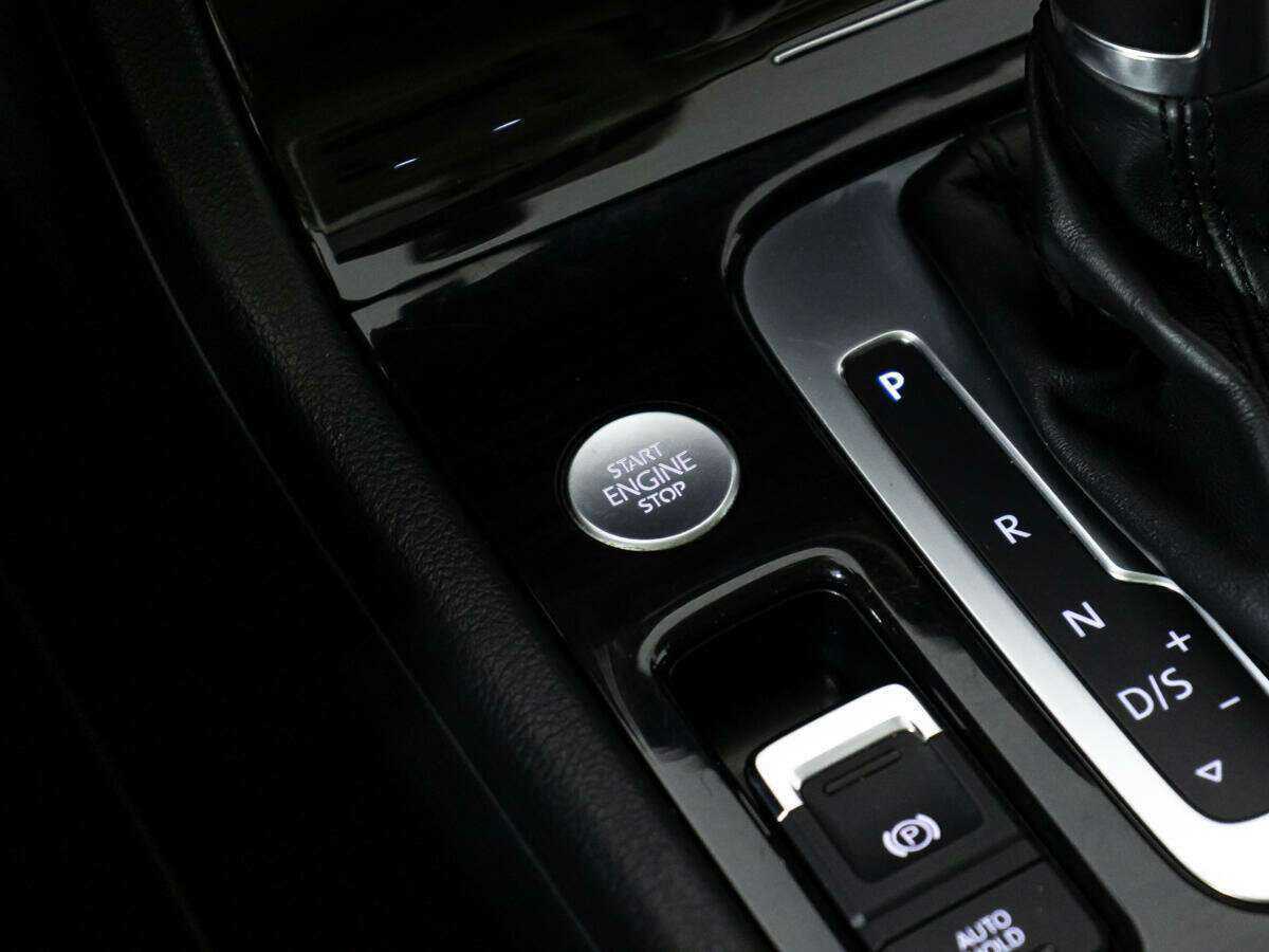 Volkswagen Touareg, 2015 Фото №19