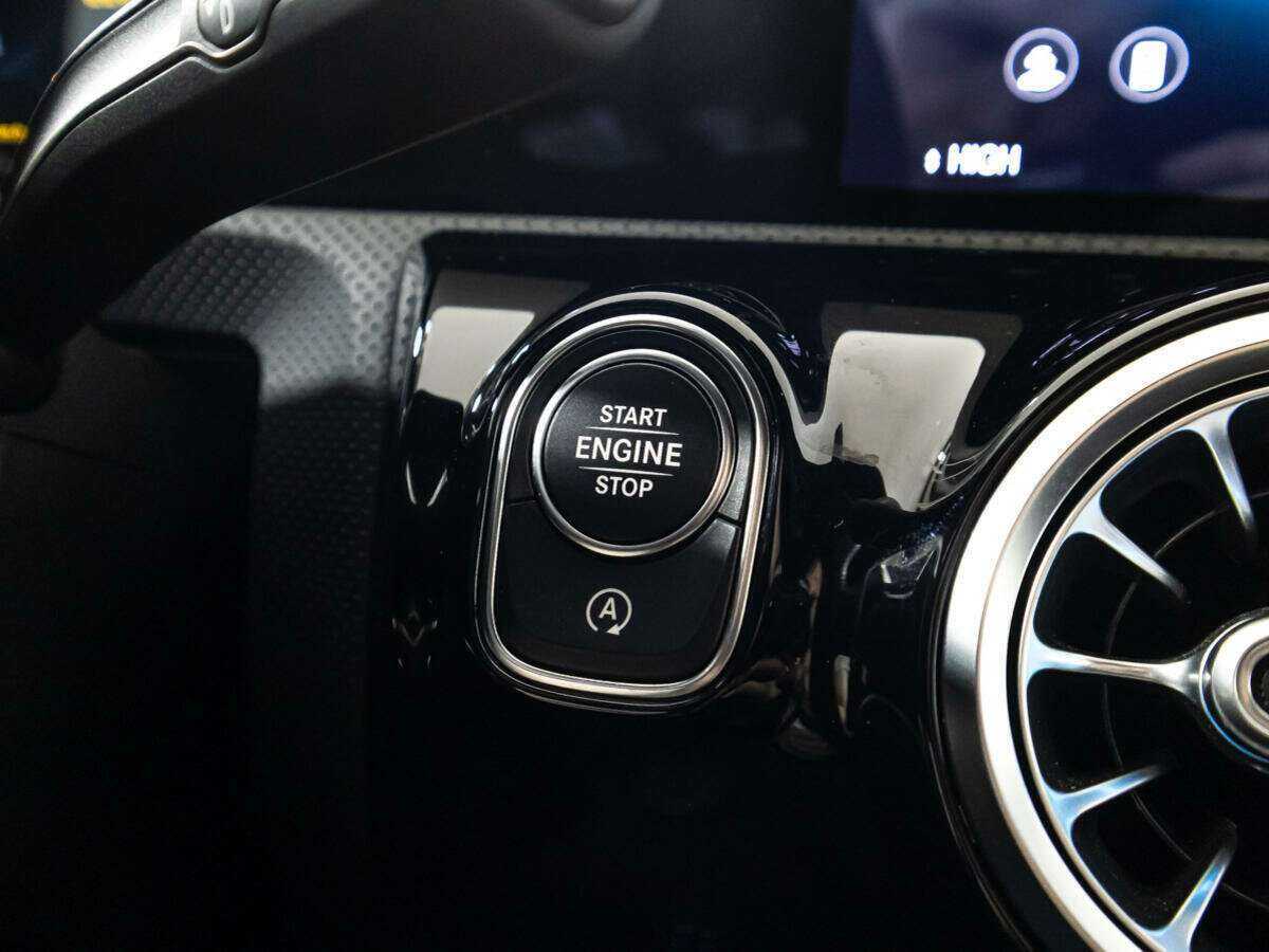 Mercedes-Benz A-Класс 200, 2020 Фото №18