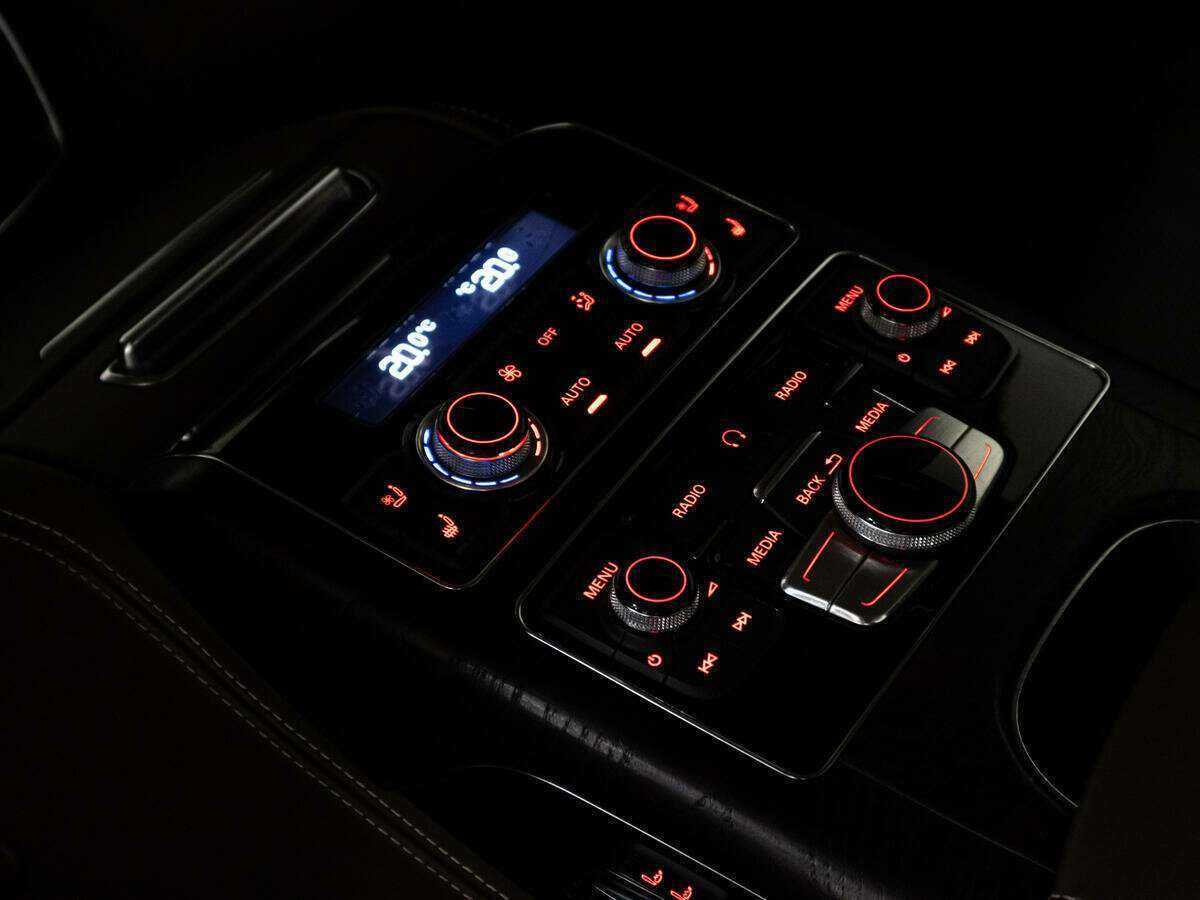 Audi A8 Long, 2014 Фото №12