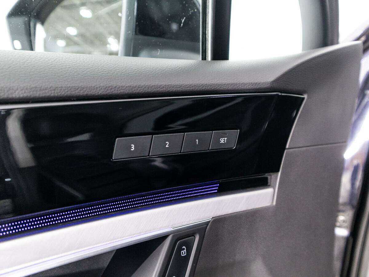 Volkswagen Touareg, 2018 Фото №17