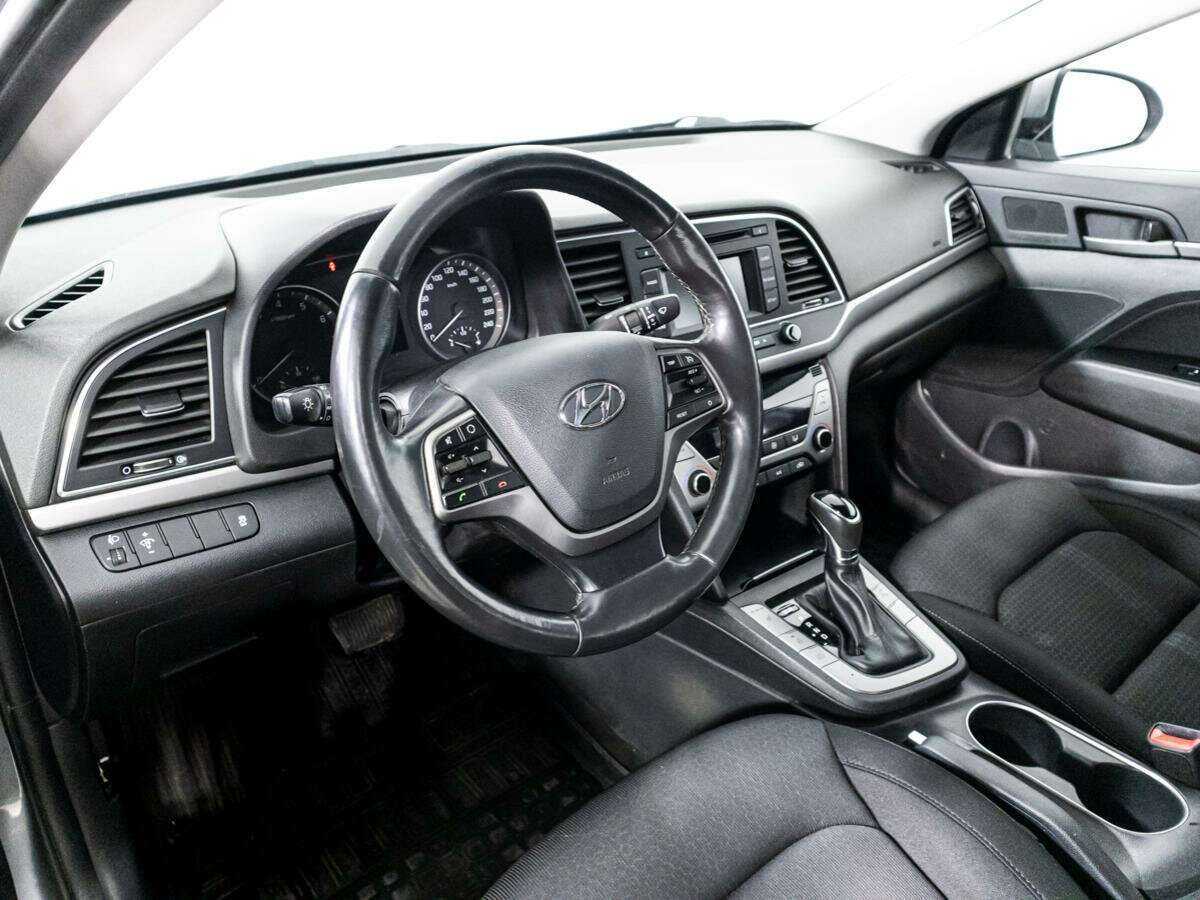 Hyundai Elantra, 2018 Фото №11
