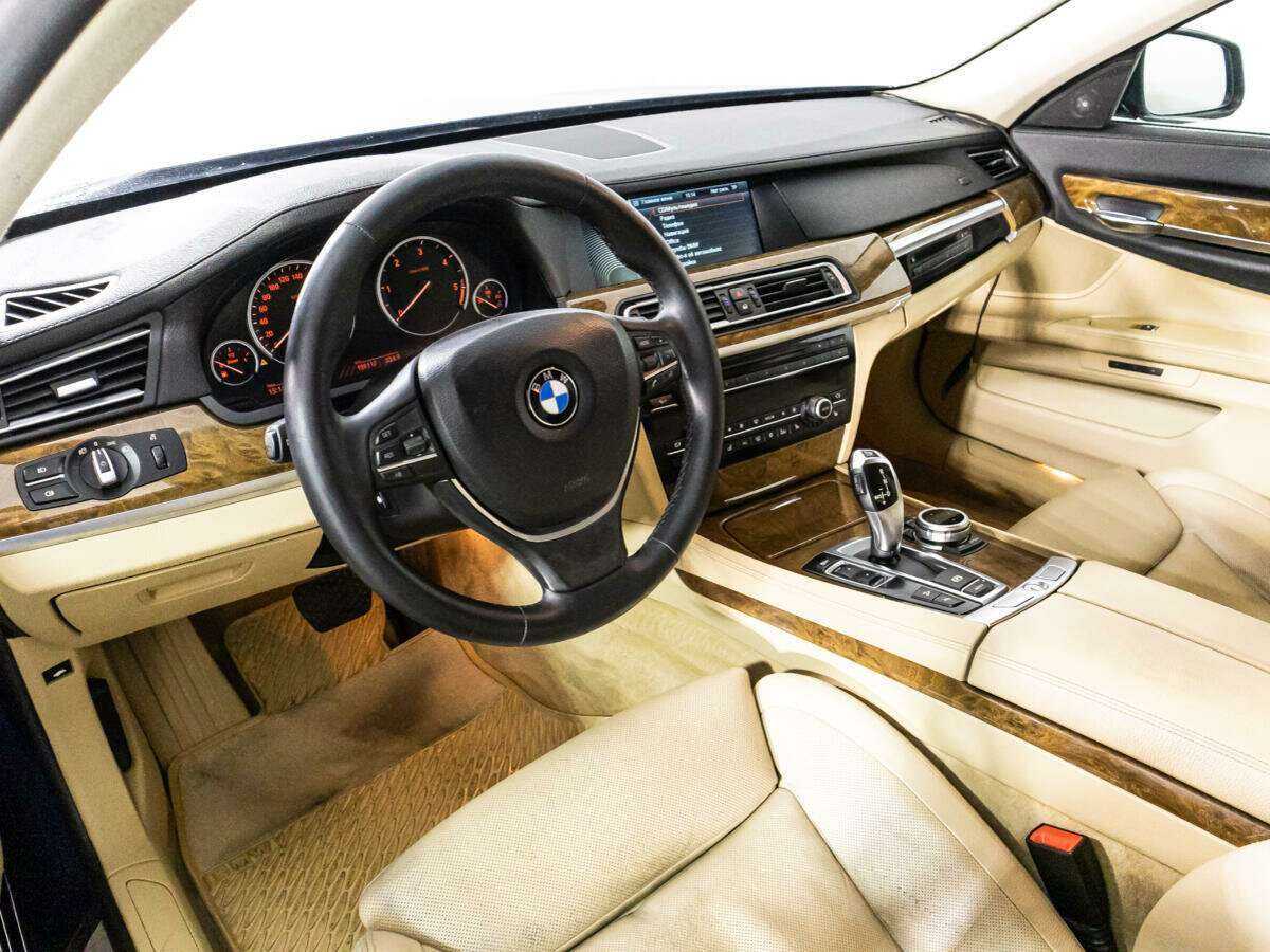BMW 7 серии 740d xDrive, 2011 Фото №11