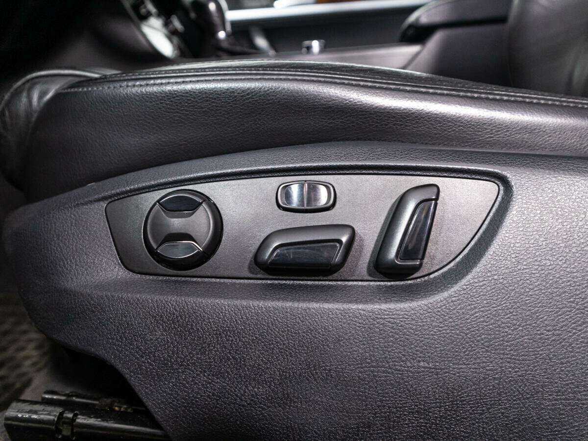 Volkswagen Touareg, 2010 Фото №15