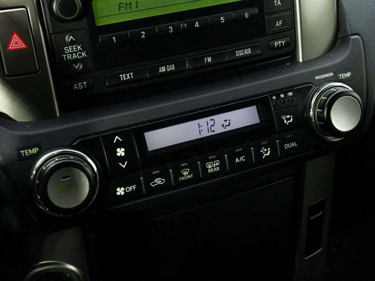 Toyota Land Cruiser Prado, 2012 Фото №13