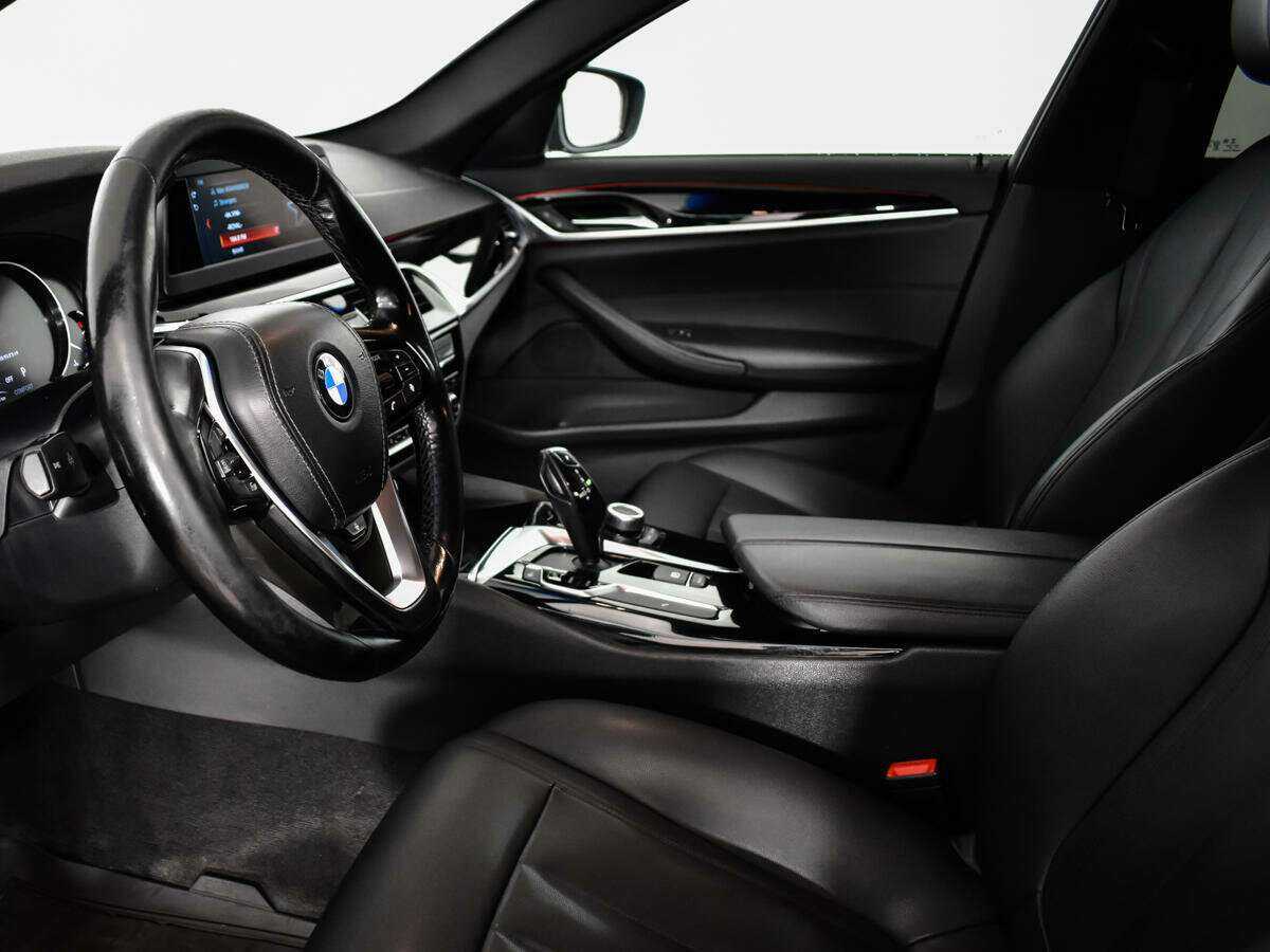 BMW 5 серии 520d xDrive, 2018 Фото №11
