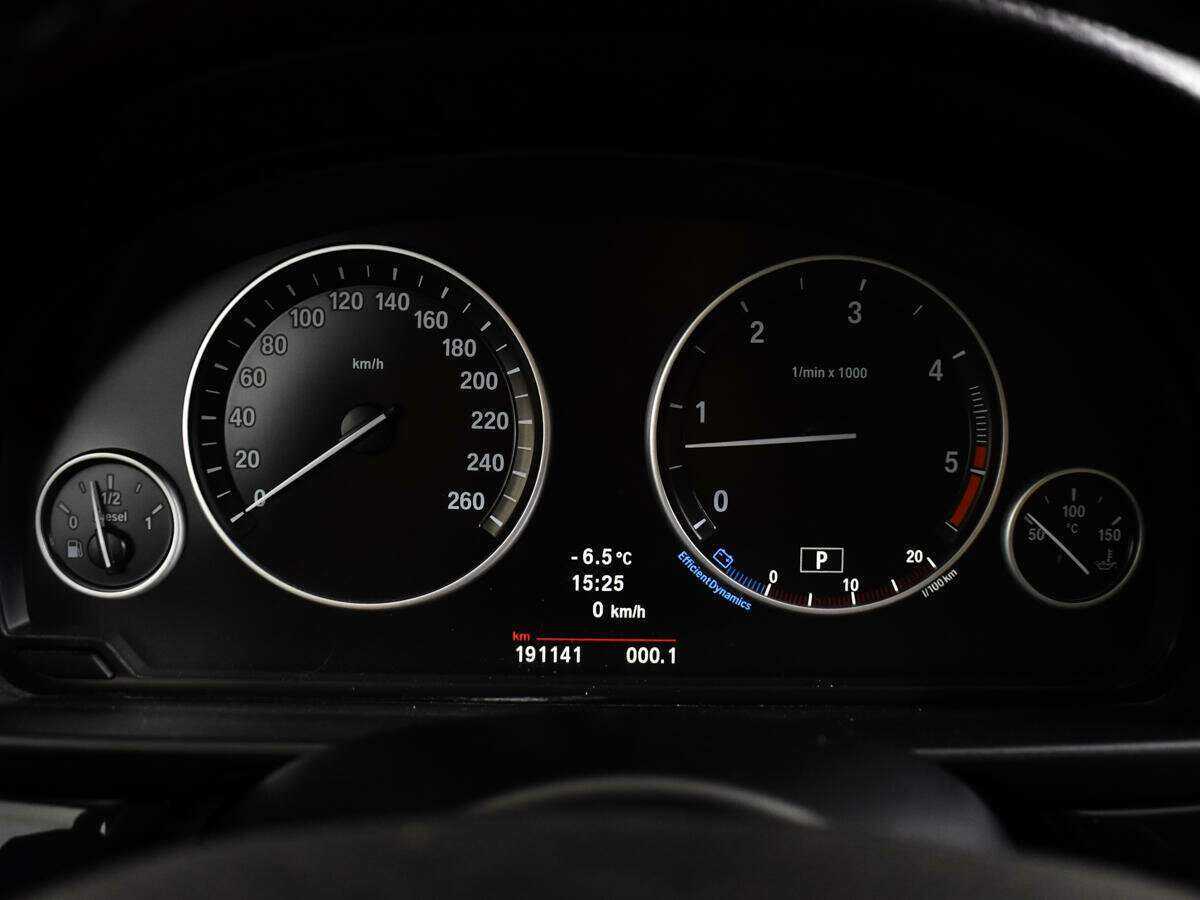 BMW 5 серии 530d xDrive, 2011 Фото №11