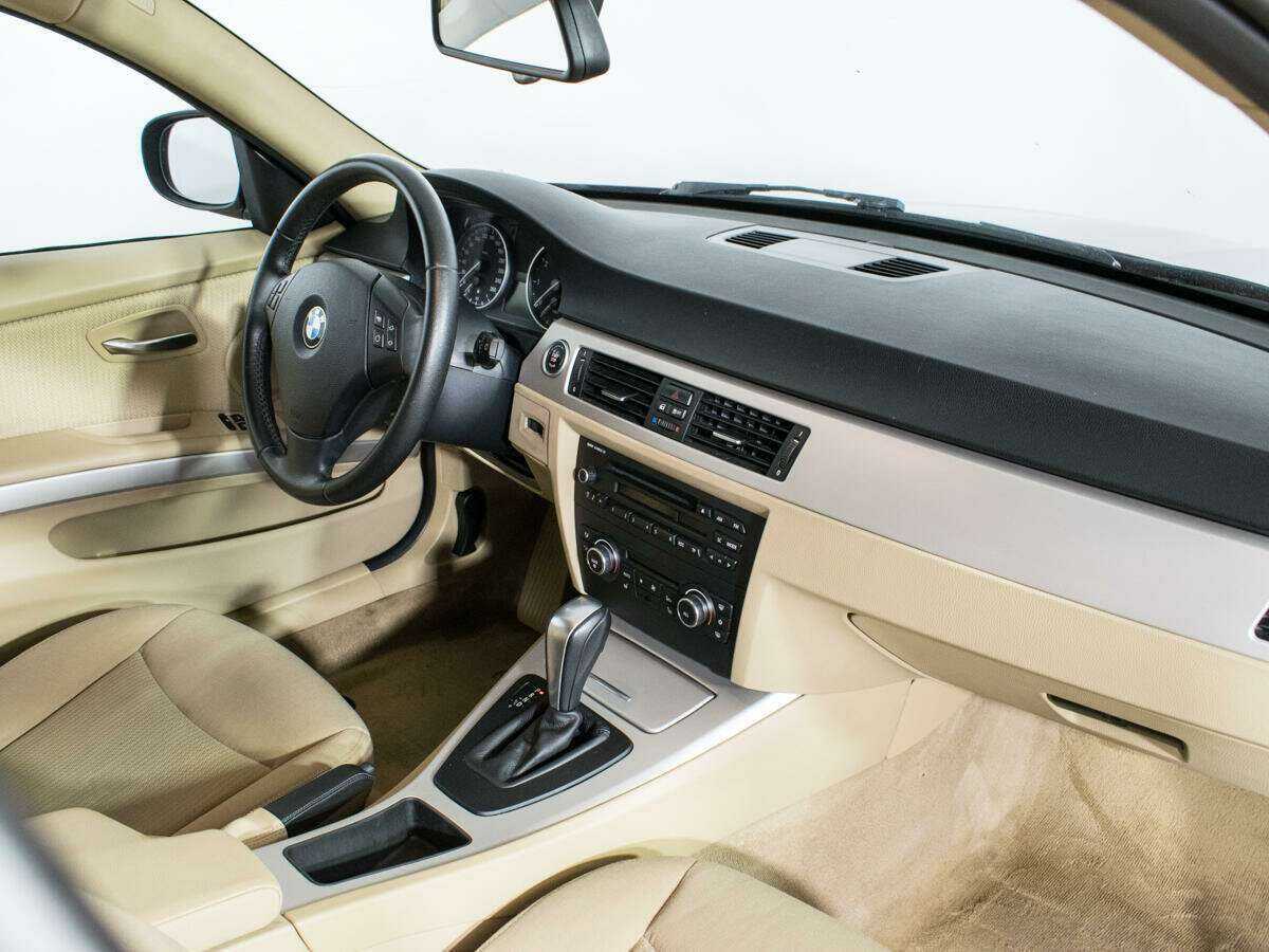 BMW 3 серии 318i, 2011 Фото №9