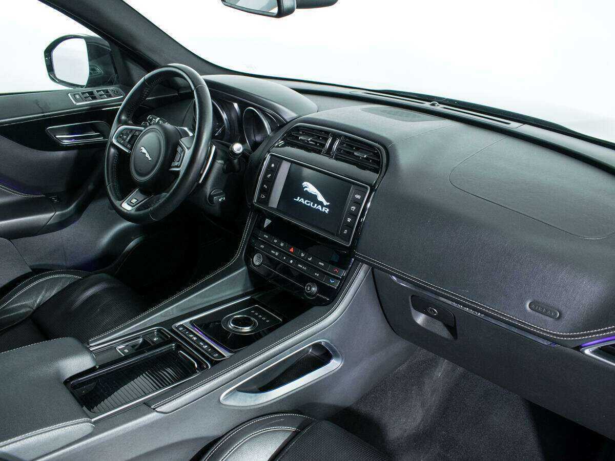 Jaguar F-Pace, 2017 Фото №9