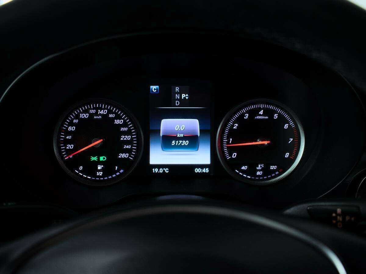 Mercedes-Benz GLC Coupe 300, 2017 Фото №9