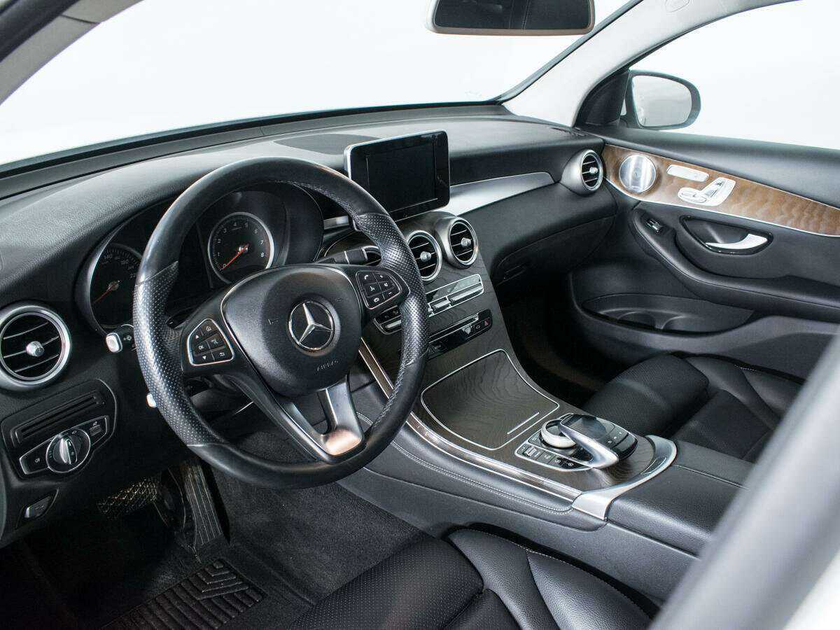 Mercedes-Benz GLC Coupe 300, 2017 Фото №11