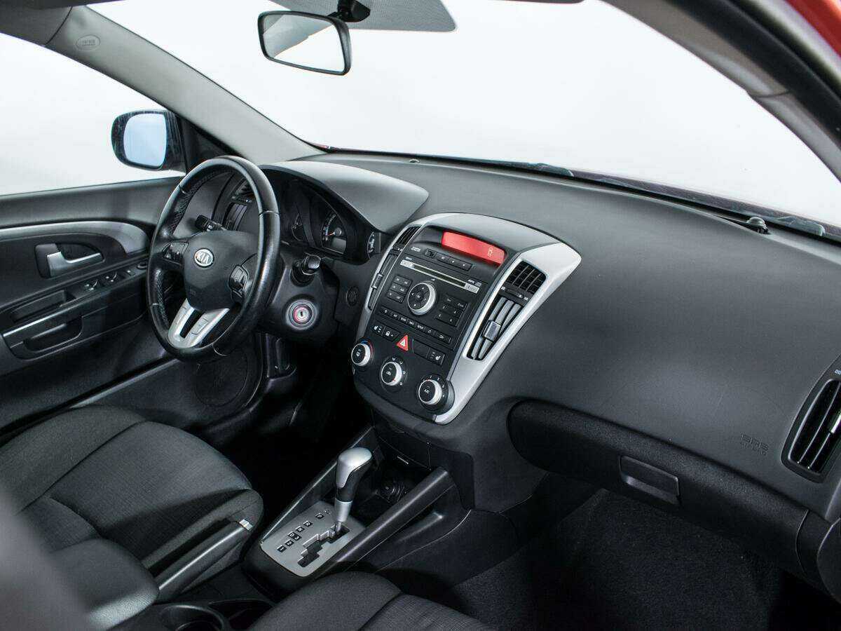 Kia Ceed, 2010 Фото №9