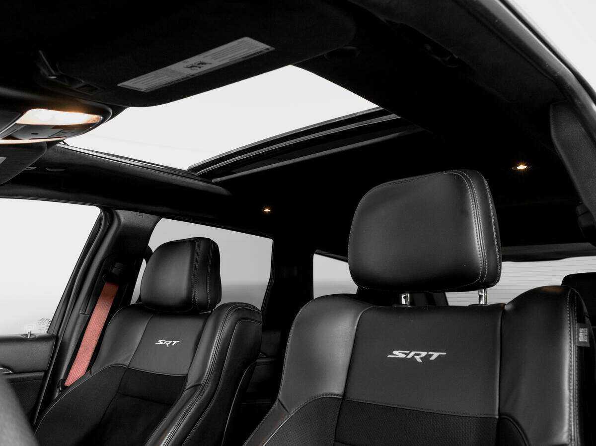 Jeep Grand Cherokee SRT, 2020 Фото №14