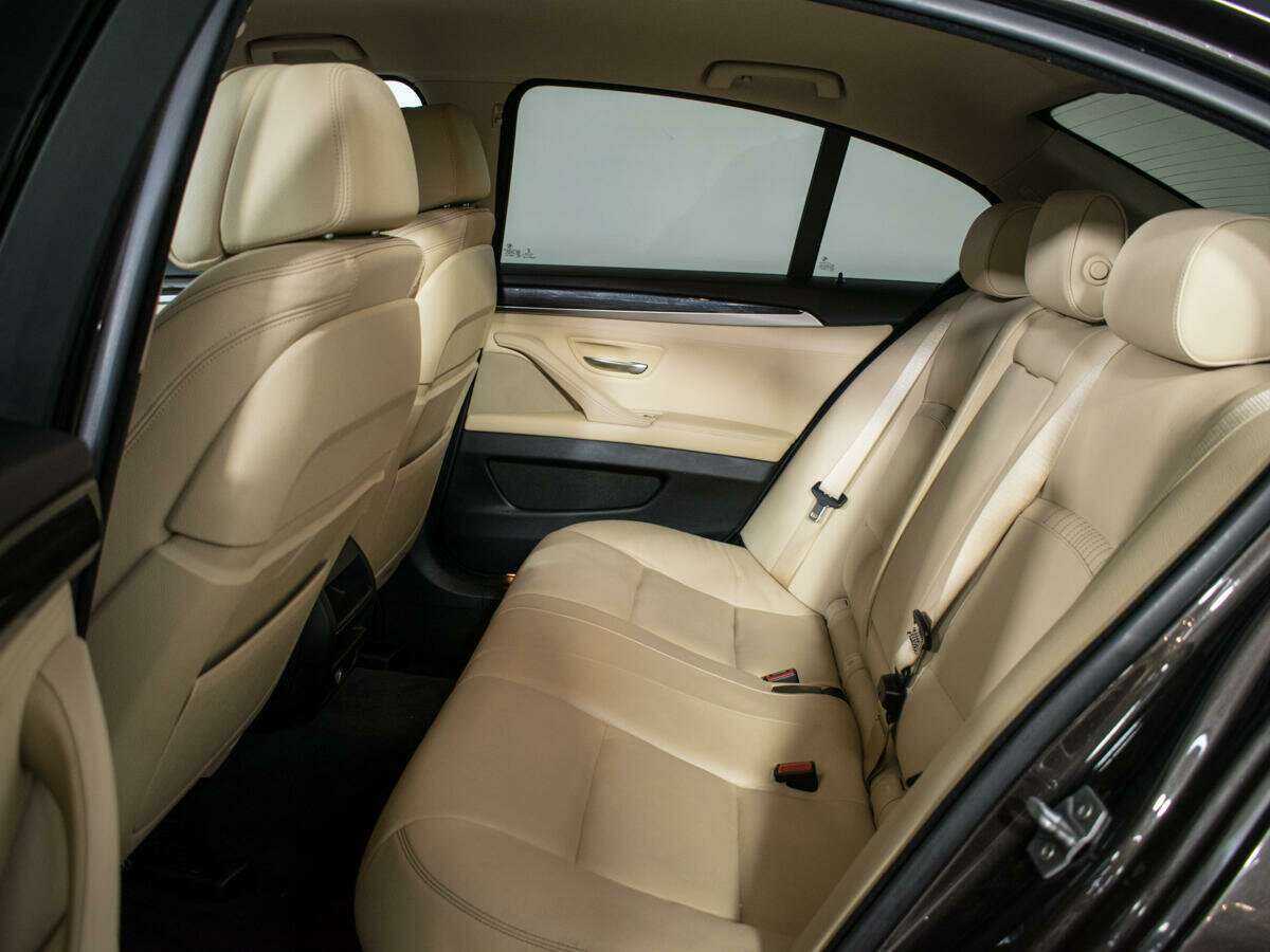 BMW 5 серии 528i xDrive, 2016 Фото №10