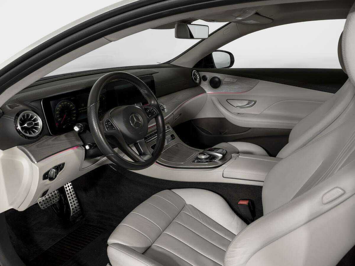 Mercedes-Benz E-Класс 200, 2017 Фото №17