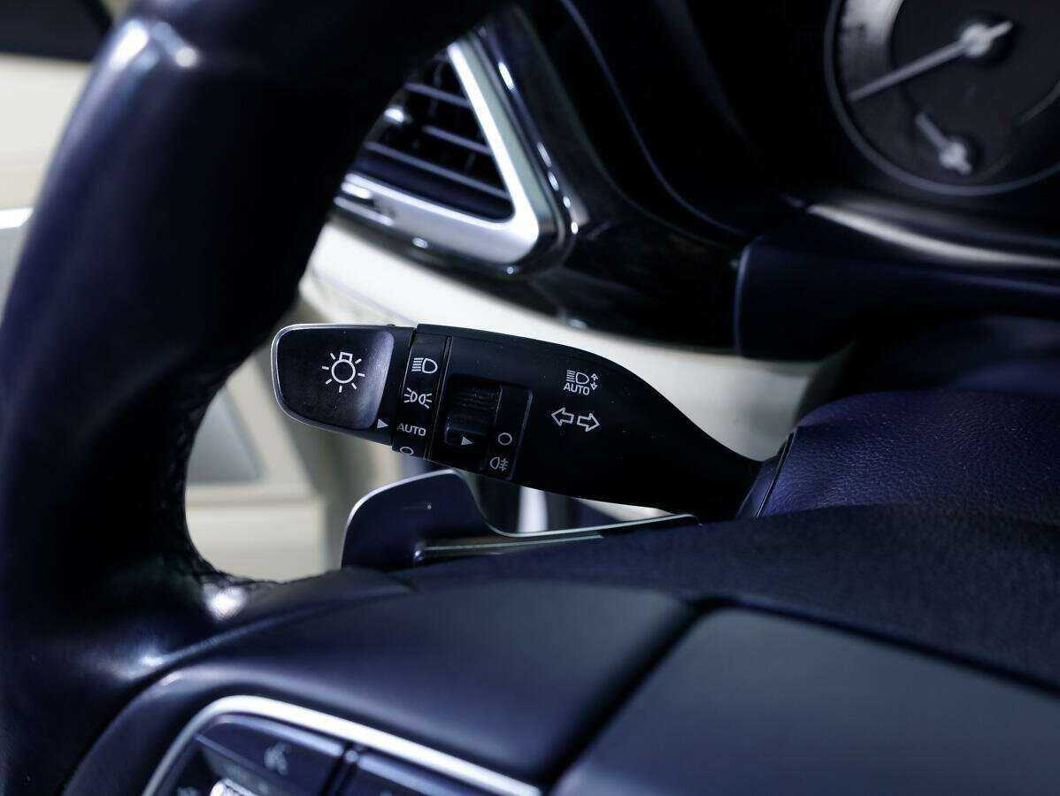 Genesis G90, 2016 Фото №22