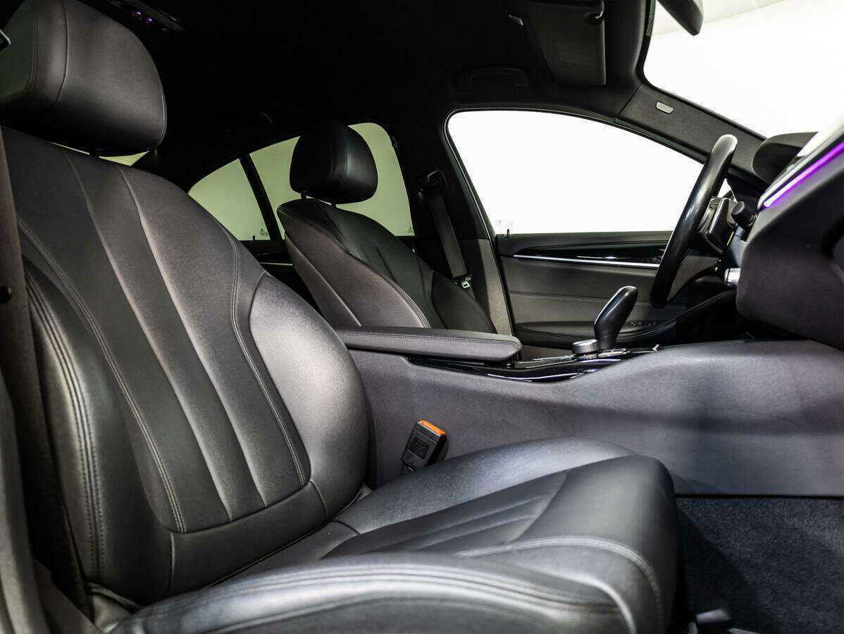 BMW 5 серии 520d xDrive, 2019 Фото №11