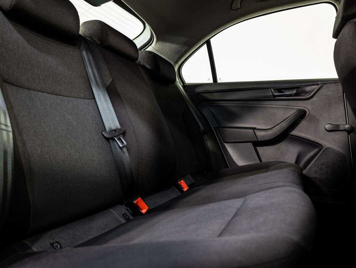 Skoda Rapid, 2017 Фото №11