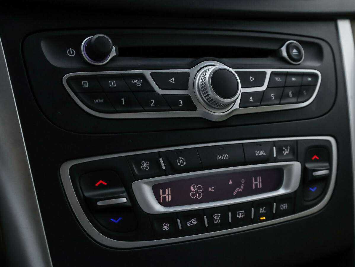 Renault Latitude, 2011 Фото №16