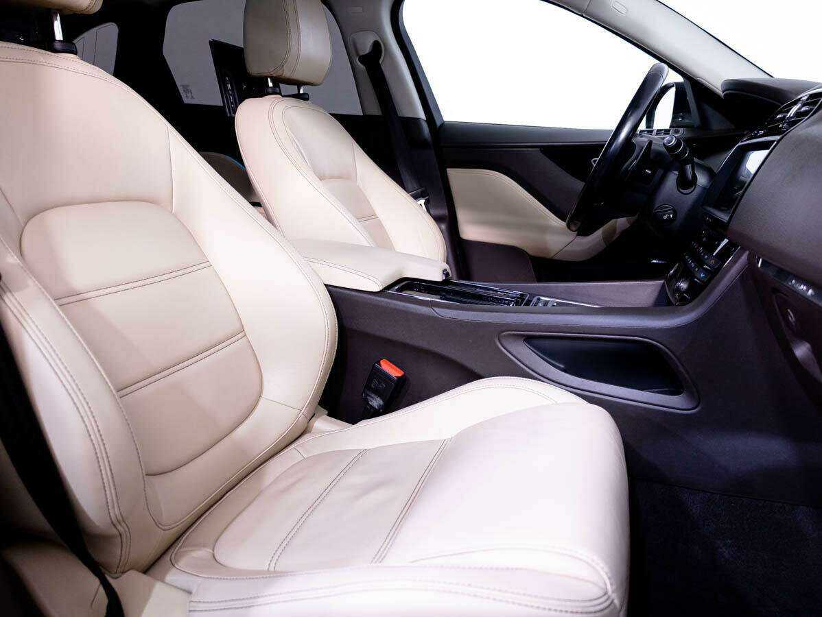 Jaguar F-Pace, 2016 Фото №12
