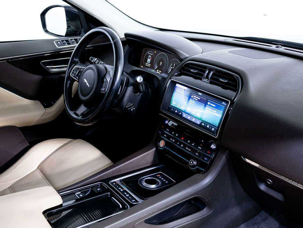 Jaguar F-Pace, 2016 Фото №24