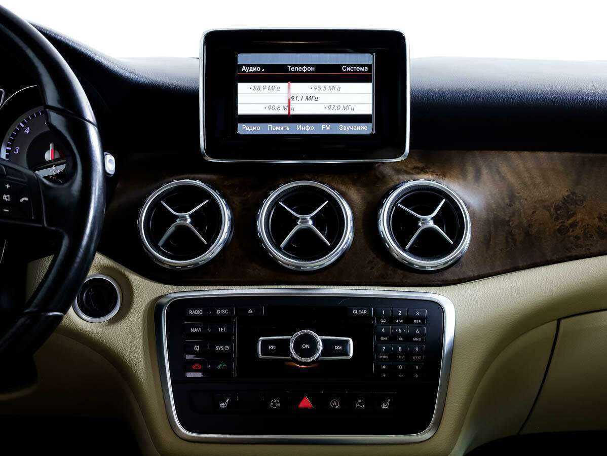 Mercedes-Benz GLA 200, 2015 Фото №12