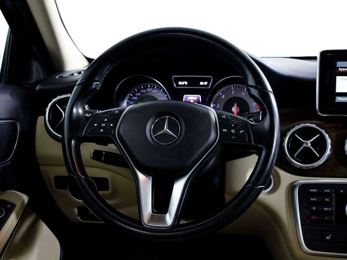 Mercedes-Benz GLA 200, 2015 Фото №20