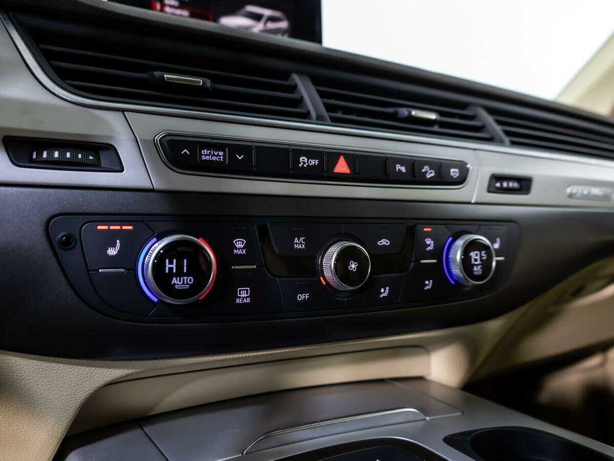 Audi Q7, 2018 Фото №14