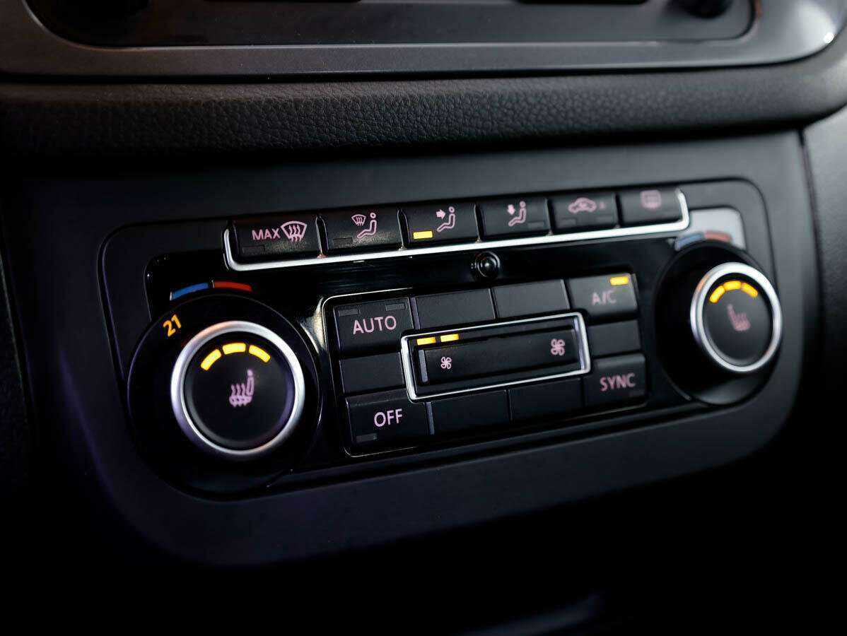 Volkswagen Tiguan, 2012 Фото №16