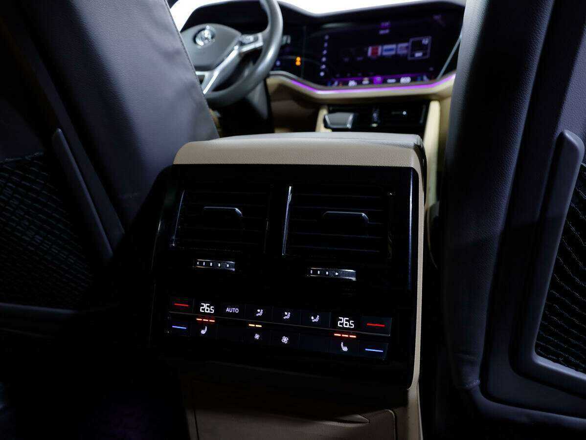 Volkswagen Touareg, 2020 Фото №12