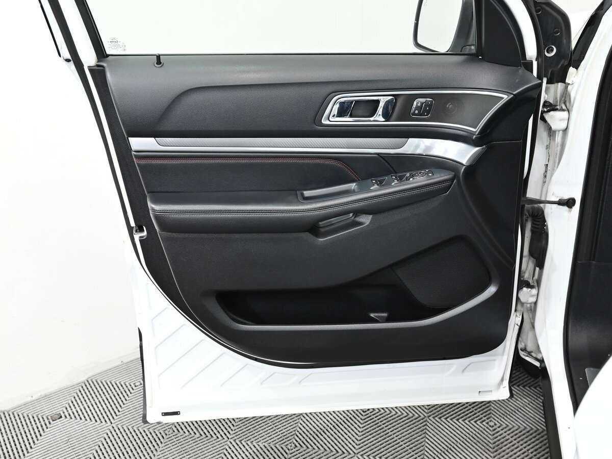 Ford Explorer, 2015 Фото №16