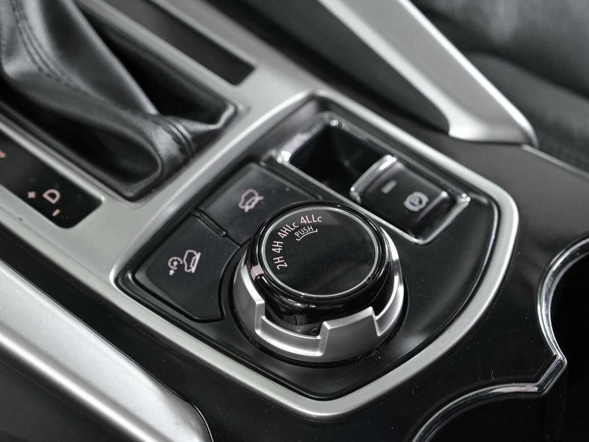 Mitsubishi Pajero Sport, 2017 Фото №14