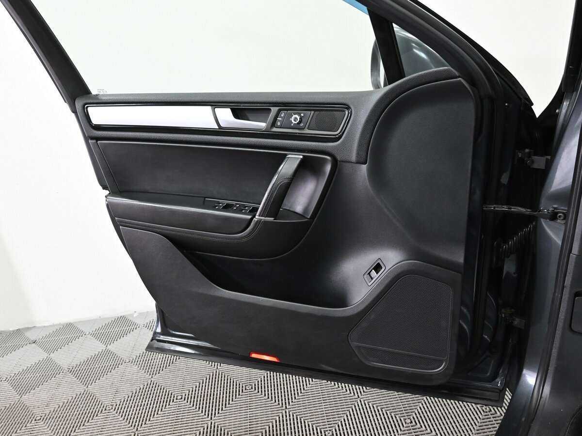Volkswagen Touareg, 2011 - 152 000 км. | Фото №7