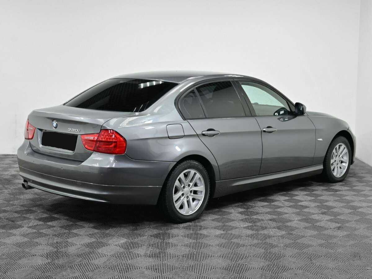 BMW 3 серии 320i, 2009 - 153 000 км. | Фото №2