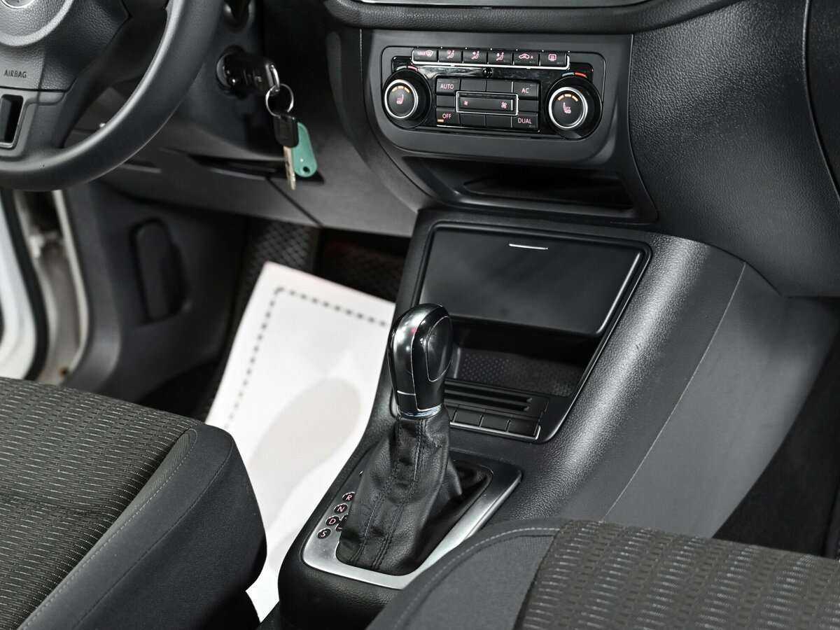 Volkswagen Tiguan, 2011 Фото №7