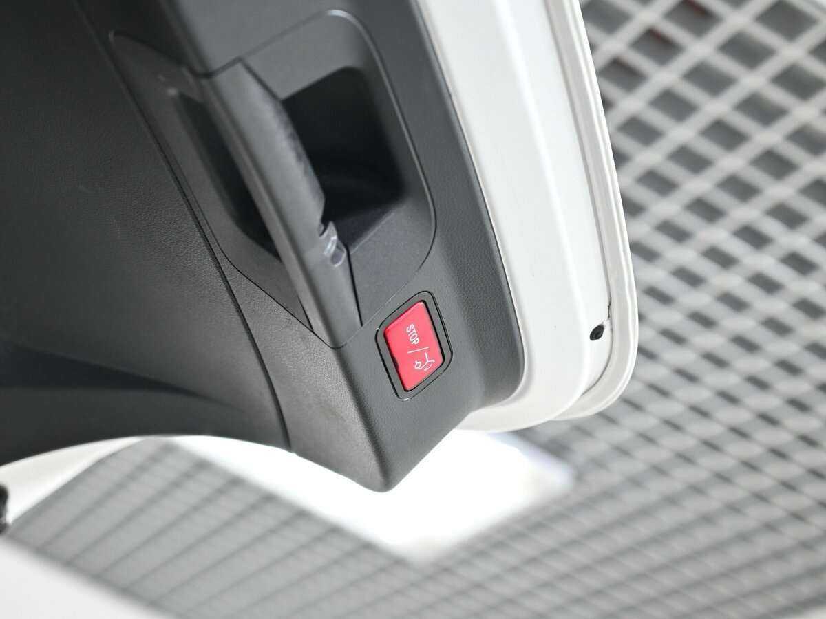 Mercedes-Benz GLC Coupe 250, 2018 Фото №18