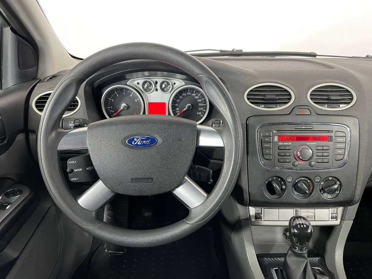 Ford Focus, 2010 Фото №10
