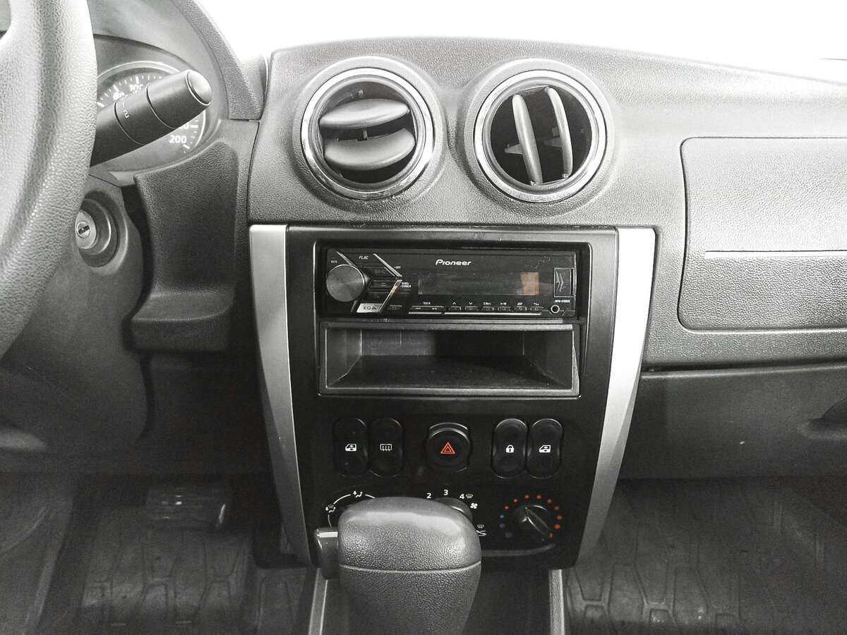 Nissan Almera, 2018 Фото №13