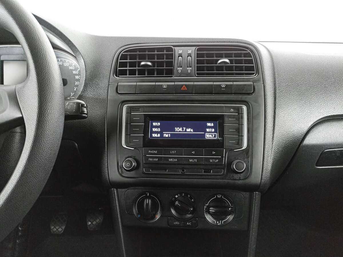 Volkswagen Polo, 2018 Фото №12