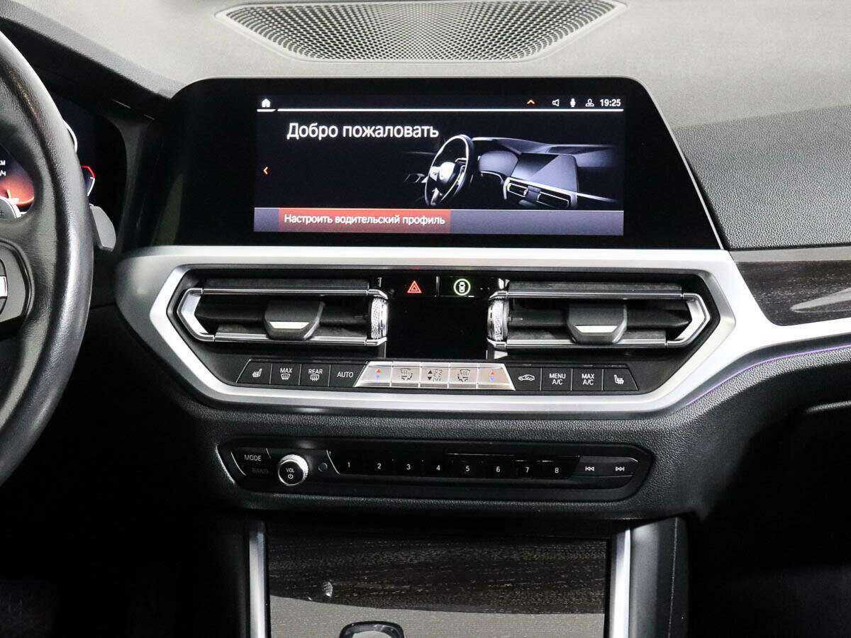 BMW 3 серии 330i xDrive, 2019 Фото №12