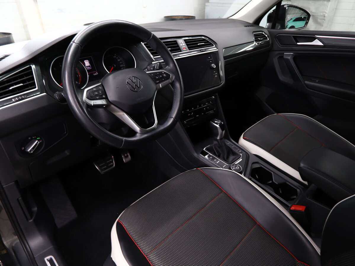 Volkswagen Tiguan, 2021 - 48 011 км. | Фото №8