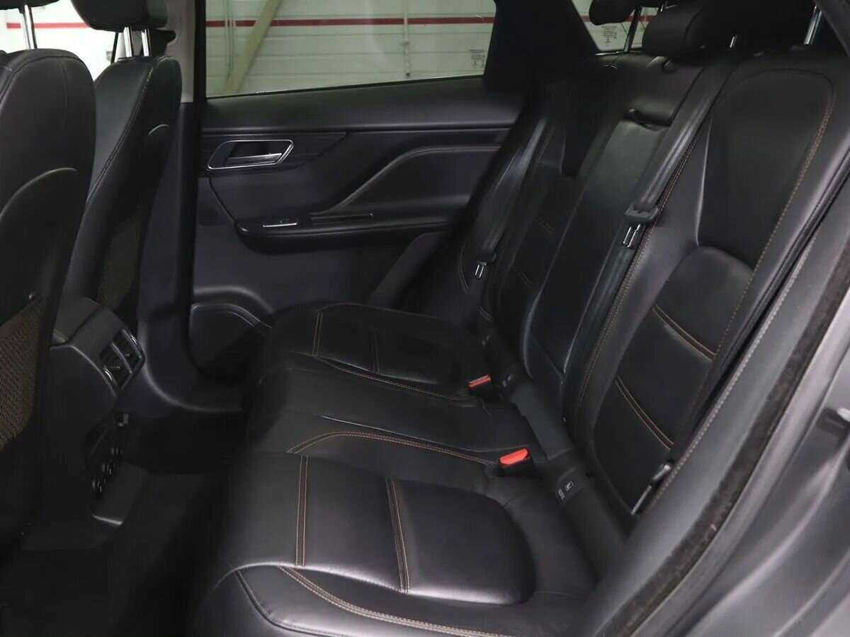 Jaguar F-Pace, 2016 Фото №16