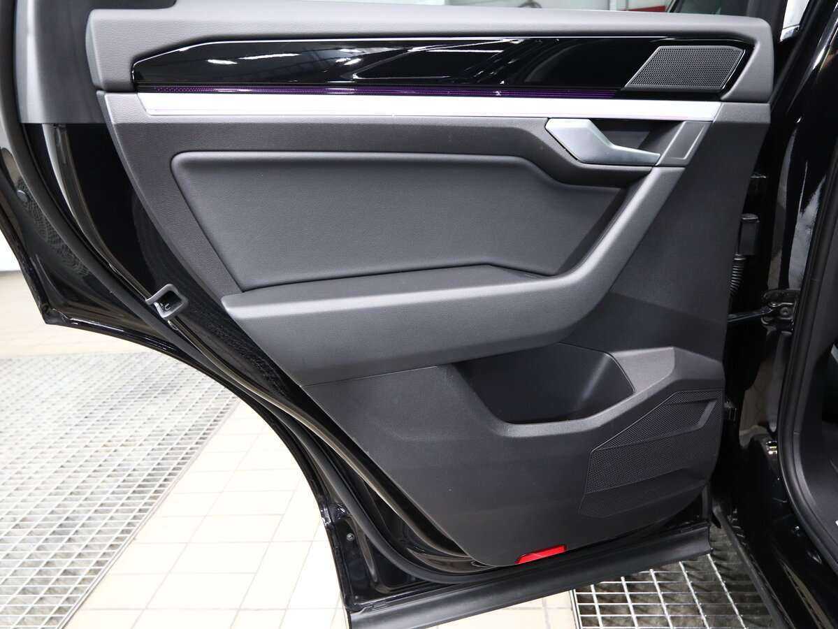 Volkswagen Touareg, 2018 Фото №12