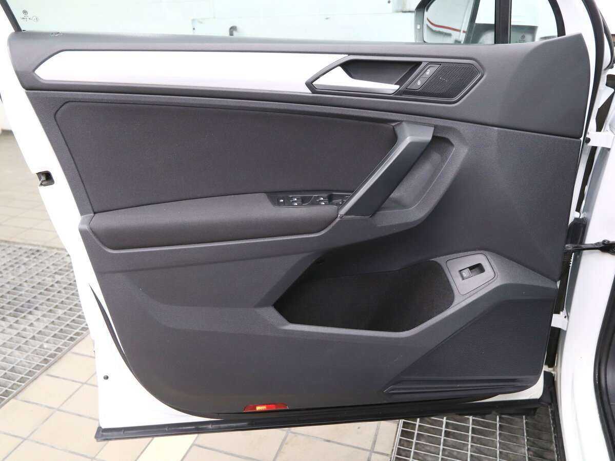 Volkswagen Tiguan, 2018 Фото №6