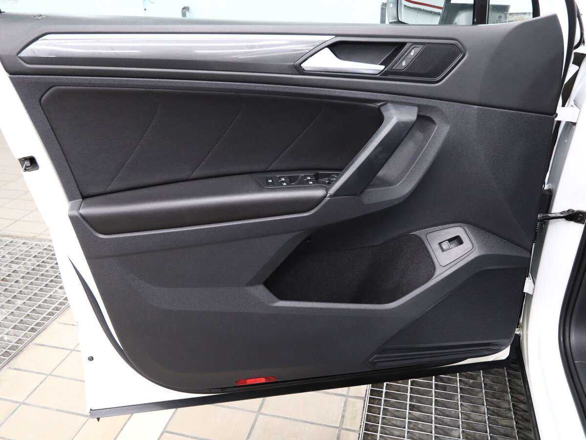 Volkswagen Tiguan, 2019 Фото №7