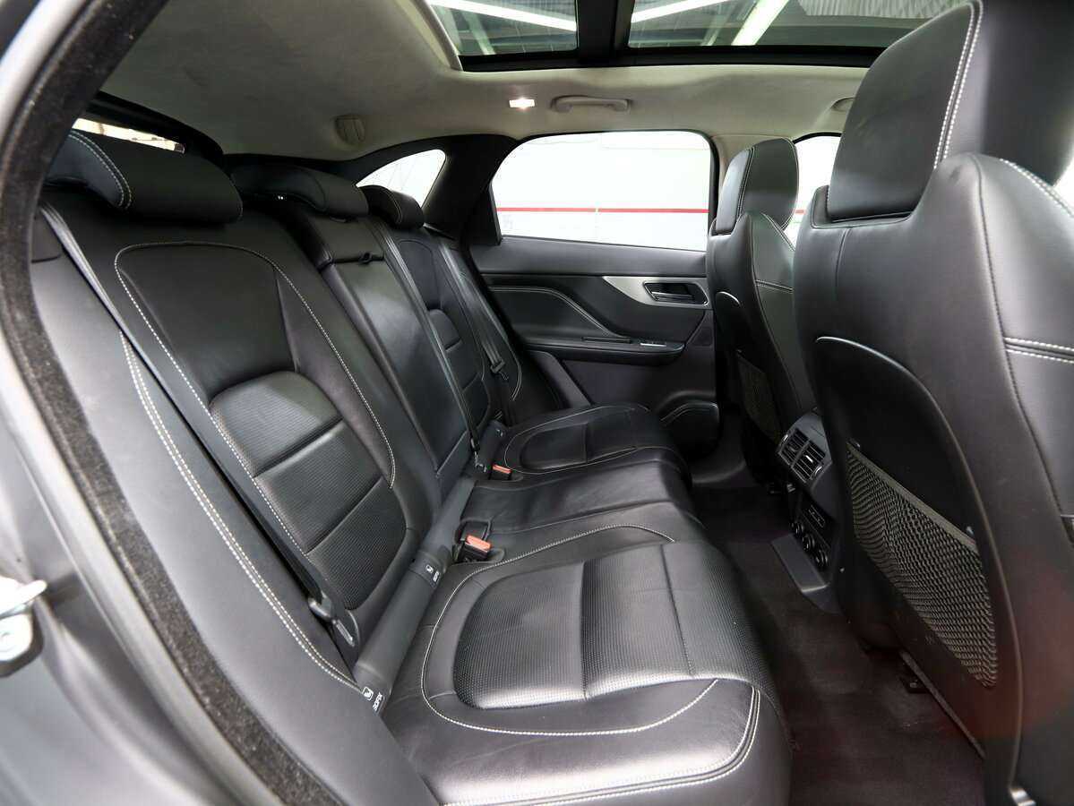 Jaguar F-Pace, 2017 Фото №14