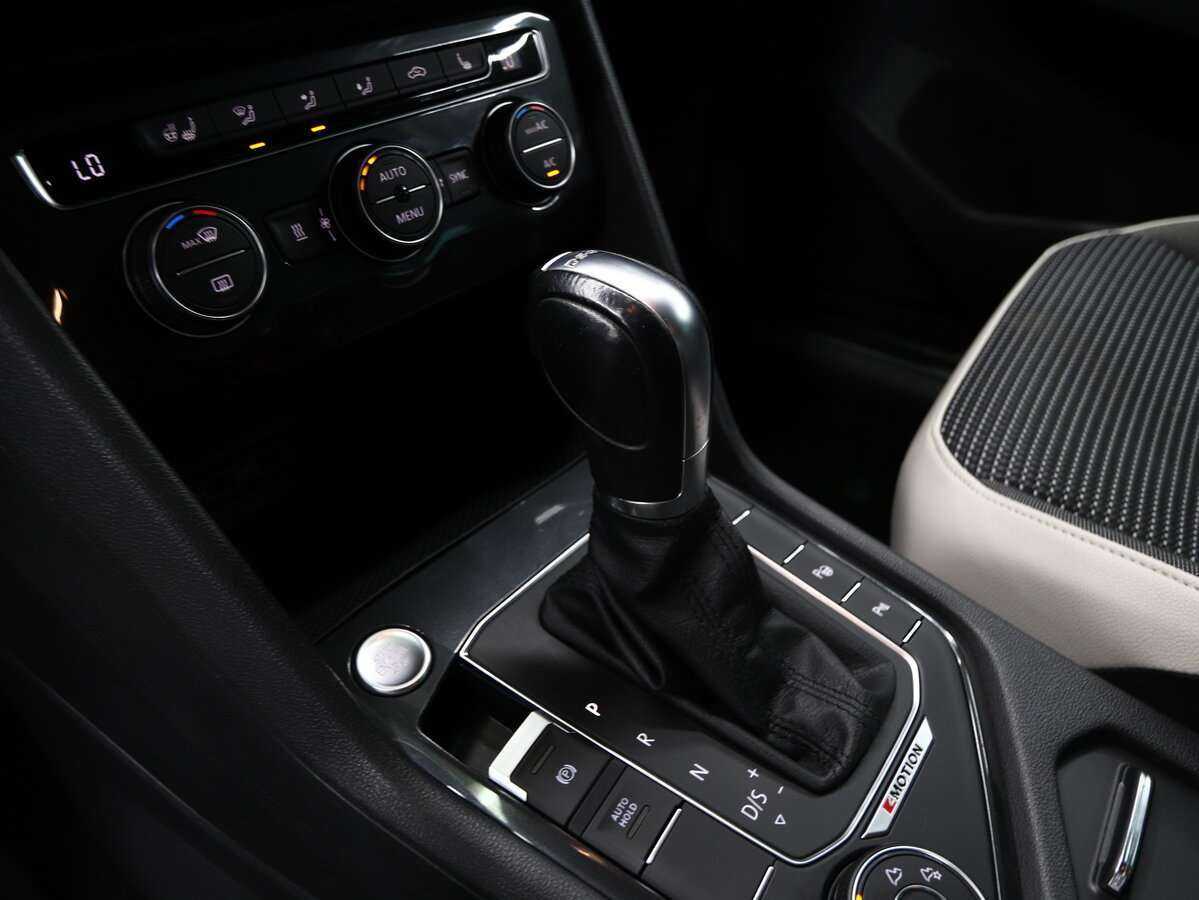 Volkswagen Tiguan, 2019 Фото №10