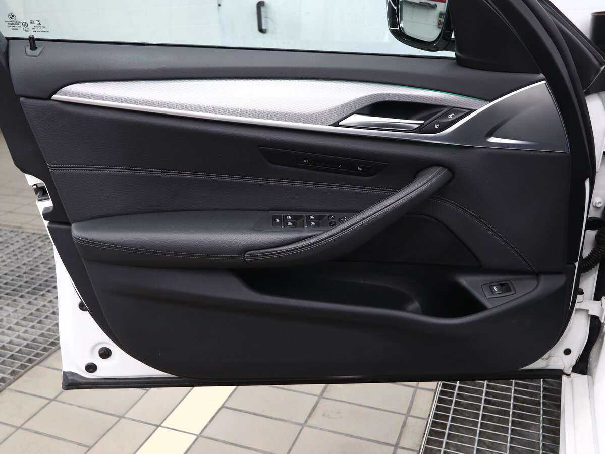 BMW 5 серии 520d, 2019 Фото №6