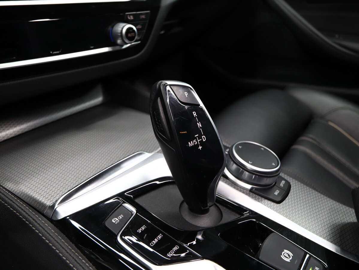 BMW 5 серии 520d, 2019 Фото №8